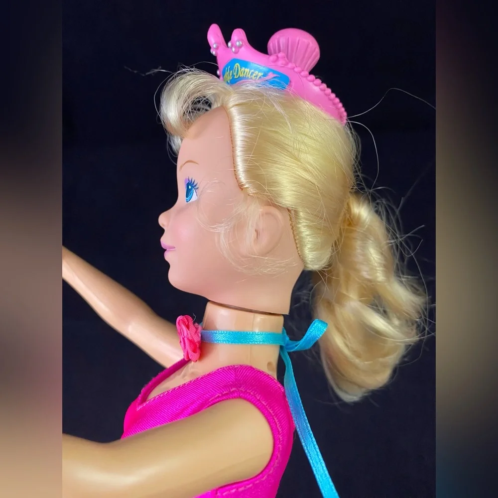 Vintage 1996 Toy Biz Pretty Sparkle Dancer Doll Toy  Works Watch Video